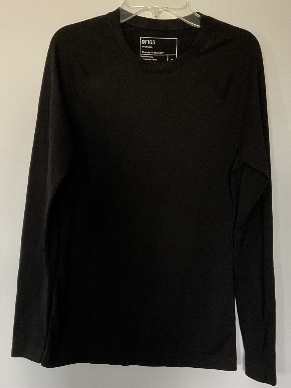 Figs Women’s Seamless  Salta Long Sleeve Crew Neck Shirt - Black